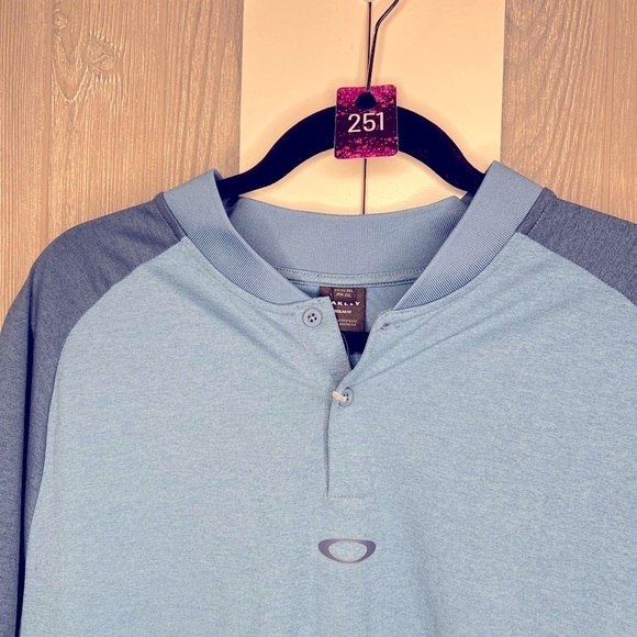 251. NWOT Oakley Icon BI Color Polo Blue Two Tone 2XL - Picture 7 of 10